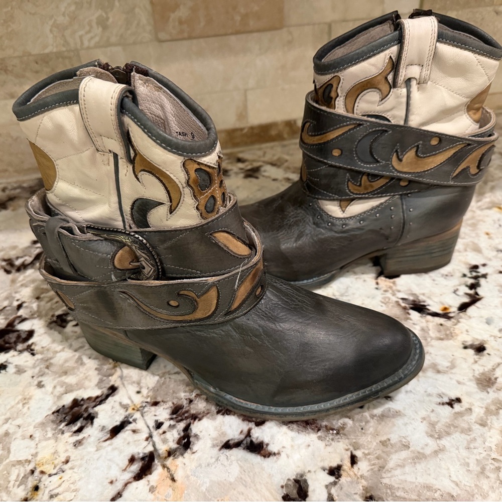 Freebird - Tash Ankle Boots